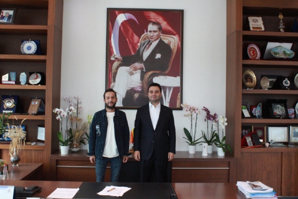 Tekirdağ Haber Yetkilisi Tarık Yıs´tan Odamız Yönetim Kurulu Başkanı İzzet Volkan´a Tebrik Ziyareti
