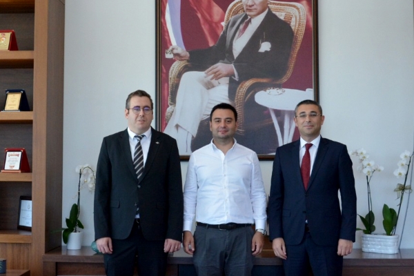 Türk Eximbank Çorlu Şube Müdürü Volkan Şimşek ve Müdür Yardımcısı Umut Ültanır Odamız Yönetim Kurulu Başkanı İzzet Volkan´ı Ziyaret Etti