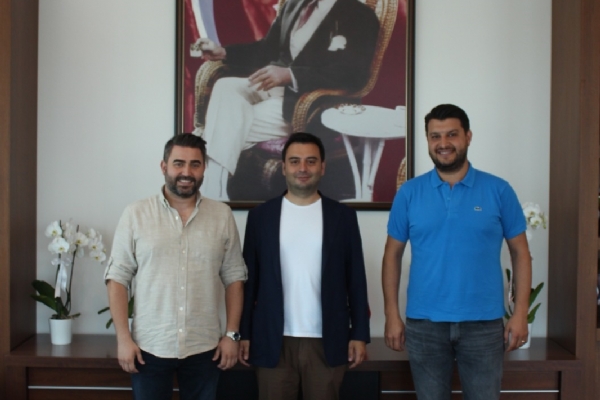Trakmar Yapı Market Genel Müdürü, Pergen Grup A.Ş. Kurucu Ortağı/İdari İşler ve Finans Müdürü Osman Güven ve İntegral Endüstri Yöneticisi Caner Ekenden Odamız Yönetim Kurulu Başkanı İzzet Volkana Ziyaret