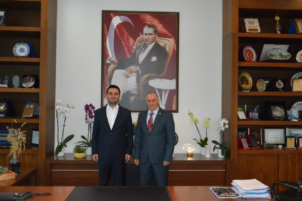 Serbest Muhasebeci Mali Müşavir ve Bağımsız Denetçi Halil Çivici Odamız Yönetim Kurulu Başkanı İzzet Volkan´a Ziyarette Bulundu