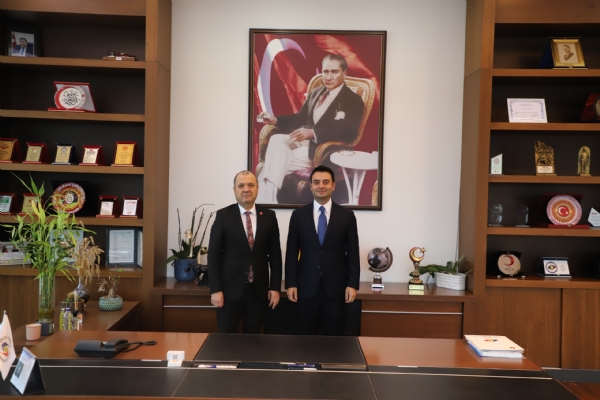 CHP Tekirda� Milletvekili  Say�n �lhami �zcan AYGUN�den  �orlu TSO Y�netim Kurulu Ba�kan�  Say�n �zzet VOLKAN&acute;a Ziyaret