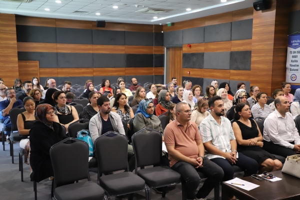 �orlu Ticaret ve Sanayi Odas� ile �orlu Halk E�itimi Merkezi  �� Birli�inde D�zenlenen �KOSGEB Giri�imcilik Destekleri  Bilgilendirme Semineri� Odam�zda Ger�ekle�tirildi