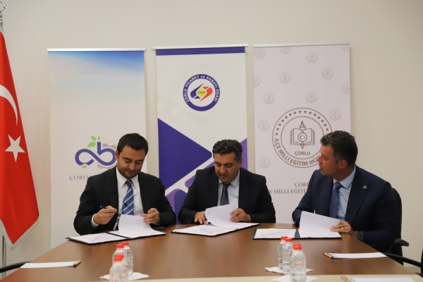 Gelece�in �eflerini Yeti�tiriyoruz: �Okul-Sekt�r �� Birli�i Protokol�� Ger�ekle�ti