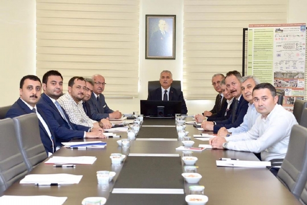 Tekirdağ Valisi Aziz Yıldırım Başkanlığında "Otomotiv Ana Sanayi Yatırımları ve Tekirdağın Avantajları" Toplantısı Gerçekleşti