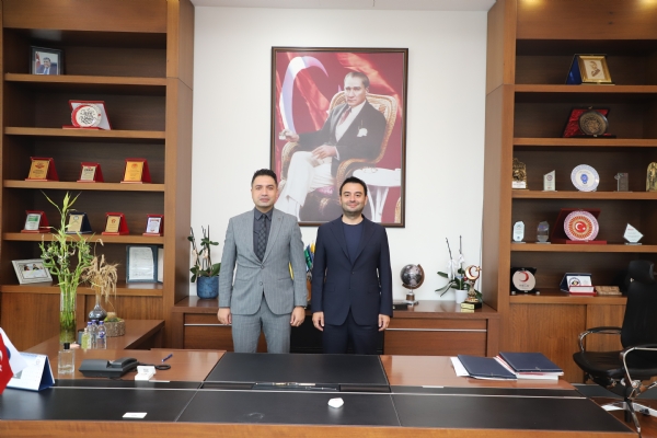 Bat� Marmara G�mr�k ve D�� Ticaret B�lge M�d�r� Mehmet YAPICI Odam�z Y�netim Kurulu Ba�kan� �zzet VOLKAN&acute;� Ziyaret Etti