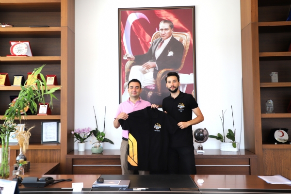 TEKNOFEST Yarmasnda Sponsor Olduumuz Tekirda Namk Kemal niversitesi ahi Otonom Takm Kaptan Sayn Faruk Serhat TUN Odamz Ynetim Kurulu Bakan zzet VOLKAN Ziyaret Etti