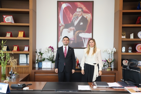 Boncuk Temizlik Firma Yetkilisi Arzu ABDULLAZADE&acute;den Ba�kan �zzet VOLKAN&acute;a Tebrik Ziyareti