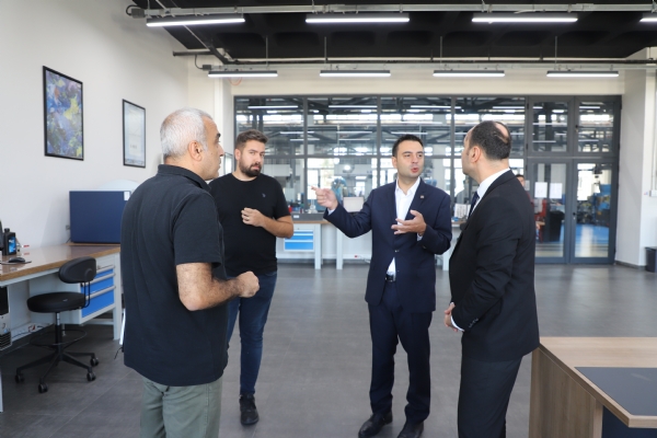 Odamz Ynetim Kurulu Bakan zzet VOLKAN ve KOSGEB Mdr Ceyhan Bahadr KARATA Teknoform Firmasn Ziyaret Etti