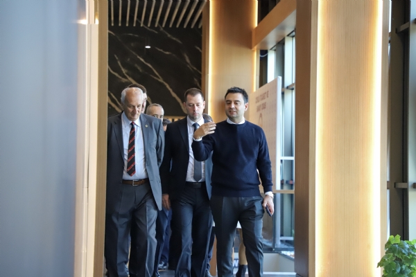 Kosova Yenilik�i T�rk Hareket Partisi Genel Ba�kan� ve Prizren Belediye Meclis �yesi Say�n Ertan S�M�T��&acute;den �orlu TSO&acute;ya Ziyaret