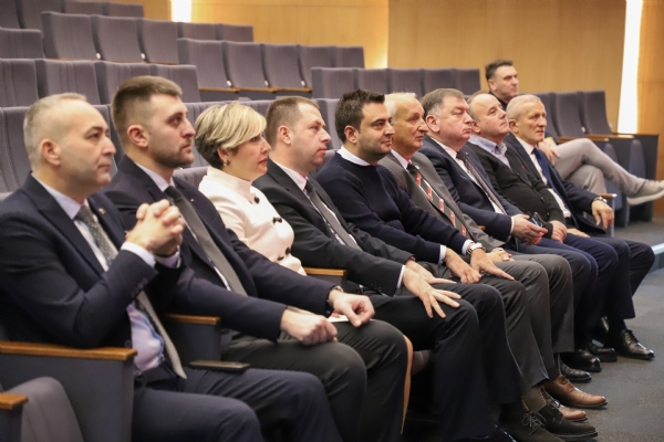 Kosova Yenilik�i T�rk Hareket Partisi Genel Ba�kan� ve Prizren Belediye Meclis �yesi Say�n Ertan S�M�T��&acute;den �orlu TSO&acute;ya Ziyaret