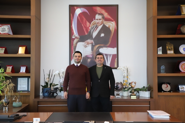 �orlu Madeni E�ya Elektrikli Aletler Sanatkarlar Odas� Ba�kan Aday� Olcay �REN, Y�netim Kurulu �yeleri; Atilla AYAN,  Sabit G�LER Ve Enver DEM�R  �orlu TSO Y�netim Kurulu Ba�kan� �zzet VOLKAN&acute;� Makam�nda Ziyaret Etti