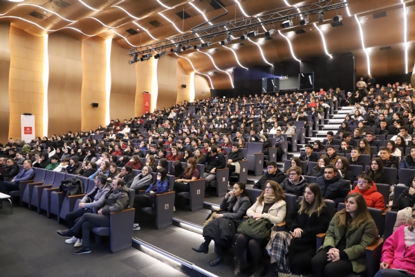 �orlu Ticaret ve Sanayi Odas�, �orlu il�e Milli E�itim M�d�rl��� ve Mektebim �� Birli�inde D�zenlenen �Daha �yi Nas�l ��renirim?� Konferans� Enis S�l�n Konferans Salonunda Ger�ekle�ti