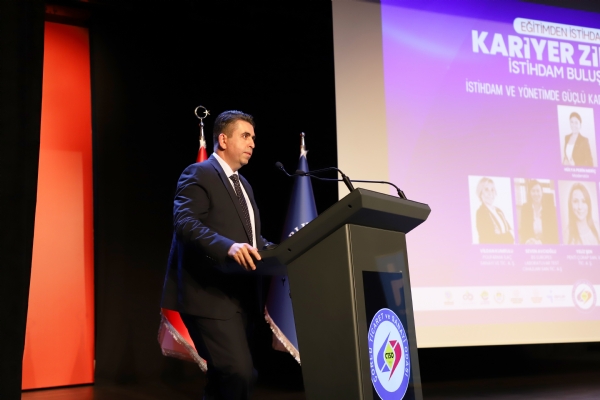 Eitimden stihdama Kariyer Zirvesi stihdam Bulumas Gerekleti