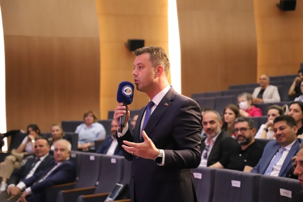 Eitimden stihdama Kariyer Zirvesi stihdam Bulumas Gerekleti