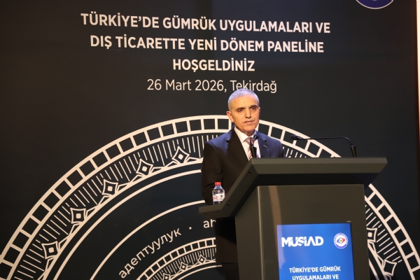 T�rkiye&acute;de G�mr�k Uygulamalar� ve D�� Ticarette Yeni D�nem: Riskler, F�rsatlar ve ��z�m �nerileri Paneli Ger�ekle�ti