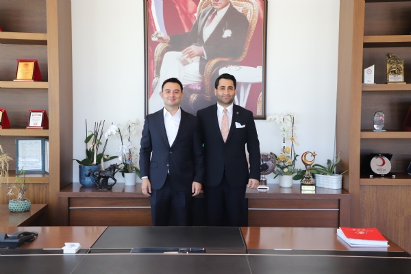 HZR Motor Firma Yetkilisi Bar�� B�LB�LER&acute;den  �orlu Ticaret ve Sanayi Odas� Y�netim Kurulu Ba�kan�  �zzet VOLKAN&acute;a Ziyaret