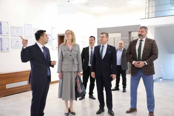 �ekya �stanbul Ba�konsolosu Olga HAJFLEROVA ve  Ticari Ata�e Rene DANEK  �orlu Ticaret ve Sanayi Odas�na Ziyarette Bulundu