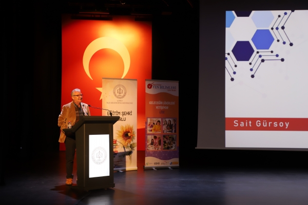 �orlu Ticaret ve Sanayi Odas� ve  �orlu �l�e Milli E�itim �� Birli�inde D�zenlenen �Yeni D�nyada Ba�ar�&acute; Semineri Ger�ekle�ti