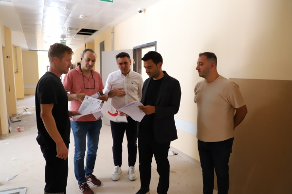 �orlu Ticaret ve Sanayi Odas� Y�netim Kurulu Ba�kan� �zzet Volkan ile �orlu �l�e Milli E�itim M�d�r� H�seyin Erdo�an, �orlu TSO ve TOBB Anaokulunda �ncelemelerde Bulundu