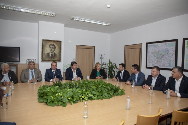 Çorlu Belediye Başkanı Sayın Ahmet Sarıkurt ve Odamız Yönetim Kurulu Başkanı Sayın İzzet Volkan Bulgaristan Stara Zagora Belediyesine Ziyarette Bulundular