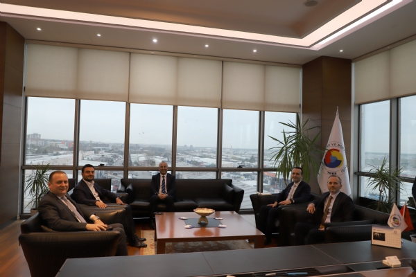 Tekirdağ Vergi Dairesi Başkanı Sayın Mustafa TAŞKIRAN, Gelir İdaresi Daire Başkanı Sayın Murat ÜSTÜN, Gelir İdaresi Grup Başkanları Sayın Kamil Önder ERGÜN ve Sayın Mustafa Ali TAŞKIN Odamız Yönetim Kurulu Başkanı İzzet VOLKANı Ziyaret Etti