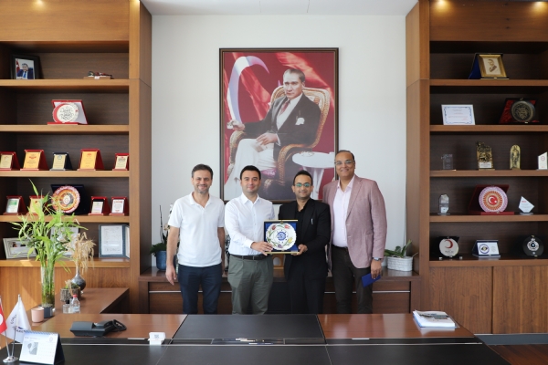 Indorama plik Sanayi ve Ticaret A.. Yetkililerinden, orlu Ticaret ve Sanayi Odas Ynetim Kurulu Bakan zzet VOLKANa Ziyaret