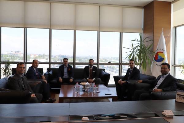 KOSGEB Teknoloji, Yenilik ve Yerlileştirme Dairesi Başkanı Sayın Dr. Mehmet Görkem GÜRBÜZ, KOSGEB Uzmanı Sayın Oğuzhan ER ve KOSGEB Tekirdağ Müdürü Sayın Ceyhan Bahadır KARATAŞ Odamız Yönetim Kurulu Başkanı İzzet VOLKANı Ziyaret Etti