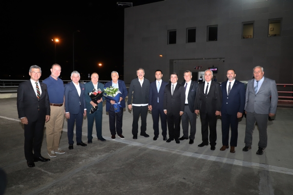 TOBB Ba�kan� Say�n M.Rifat H�SARCIKLIO�LU   ve TESK Genel Ba�kan�  Say�n Bendevi Paland�ken  �orlu Atat�rk Havaliman��nda Kar��land�