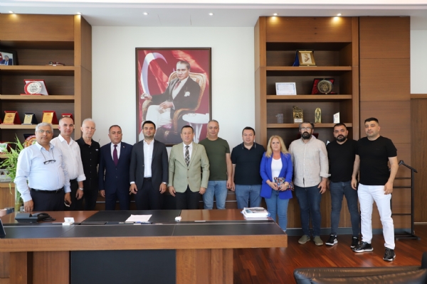 Anahtar Parti orlu le Bakan Hamdi Sarer ve Tekilat yeleri Odamz Ynetim Kurulu Bakan zzet Volkan Ziyaret Etti