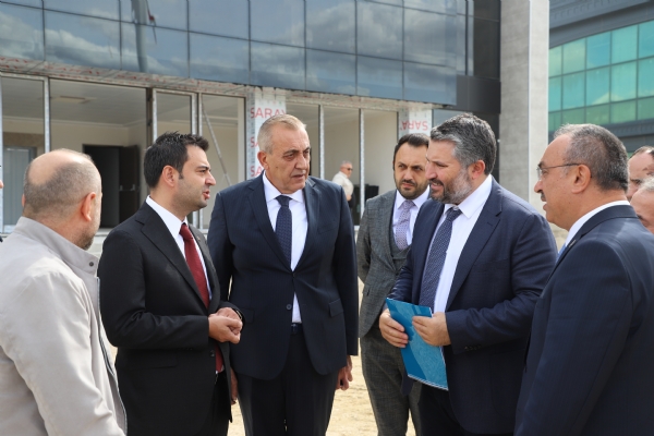 Sanayi ve Teknoloji Bakan Yard�mc�s� Say�n Oru� Baba �NAN&acute;dan Trakya Model Fabrika&acute;ya Ziyaret