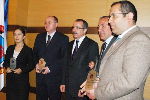 Sanayi Kuruluşlarına UMEM BECERİ´10 Projesi Destek Ödülleri Verildi