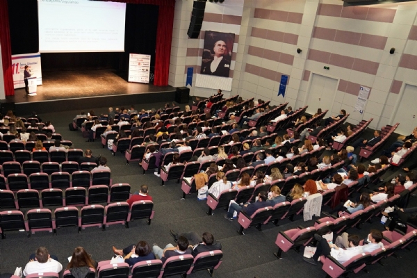 zzet Volkan; "yelerimiz ile birlikte ortak akln nemine inanarak faaliyetlerimizi lkemizin menfaatleri dorultusunda srdrmeye dn olduu gibi bundan sonra da devam edeceiz"