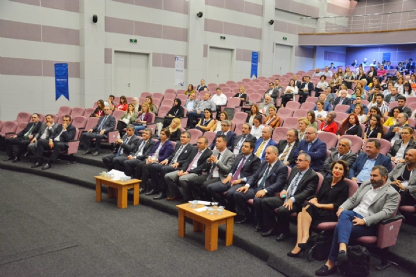 İzzet Volkan; "Üyelerimiz ile birlikte ortak aklın önemine inanarak faaliyetlerimizi ülkemizin menfaatleri doğrultusunda sürdürmeye dün olduğu gibi bundan sonra da devam edeceğiz"