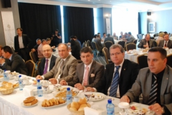 T.C. Sanayi ve Ticaret Bakanı Nihat ERGÜN´ün Teşrifleriyle Muhtarlar Buluşması Toplantısı Gerçekleştirildi