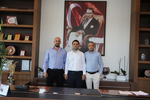 Trakya TEKMERde de Ofisi Bulunan Vulnerday Bi̇lgi̇ Gvenli̇i̇ LTD.T.  Kurucusu  Sayn Emre ERKL ve Orta Sayn Uur TEZEL Odamz Ynetim Kurulu Bakan zzet VOLKAN Ziyaret Etti