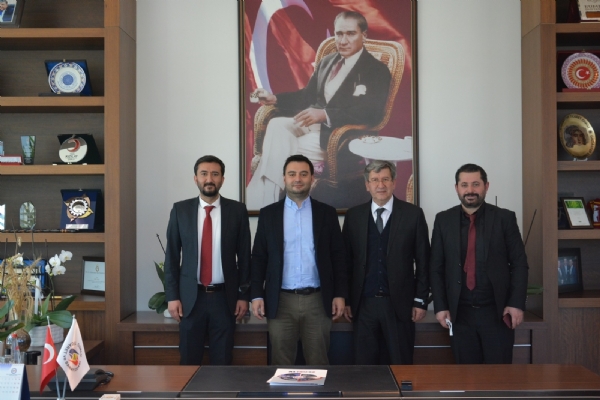 Trakya Türk TV Yönetim Kurulu Başkanı Erinç Terzi, Genel Yayın Yönetmeni Yaşar Polat ve Şerafetdin Terziden Odamız Yönetim Kurulu Başkanı İzzet Volkana Ziyaret