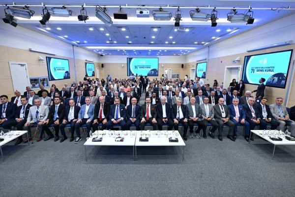 orlu Ticaret ve Sanayi Odas Ynetim Kurulu Bakan zzet VOLKAN Milletleraras Ticaret Odas (ICC) Trkiye Milli Komitesinin 71. Genel Kurulu Toplantsna Katld