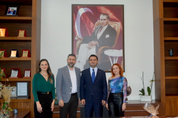 RE/MAX Lavanda Gayrimenkul Yetkilileri Odamız Yönetim Kurulu Başkanı İzzet Volkanı Ziyaret Etti