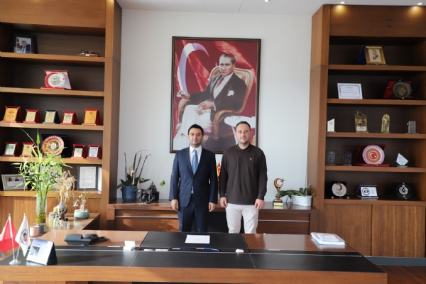 Balkan Gmenleri Dernei Genel Sekreteri Serkan AYAZdan orlu Ticaret ve Sanayi Odas Ynetim Kurulu Bakan zzet VOLKANa Ziyaret