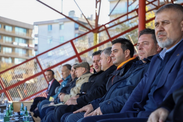 �orlu TSO Y�netim Kurulu Ba�kan� �zzet VOLKAN �orluspor 1947 � Yalova FK Kar��la�mas�na Trib�nden Destek Verdi