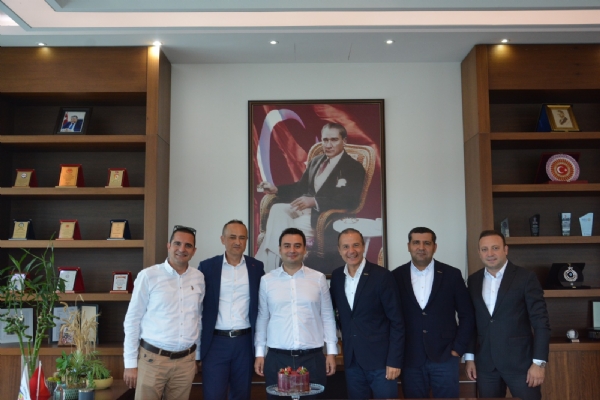 Yapı Kredi Bankası Yetkililerinden Odamız Yönetim Kurulu Başkanı İzzet Volkana Ziyaret